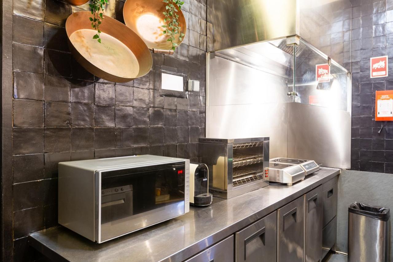 C&F Hostel Порту Екстер'єр фото